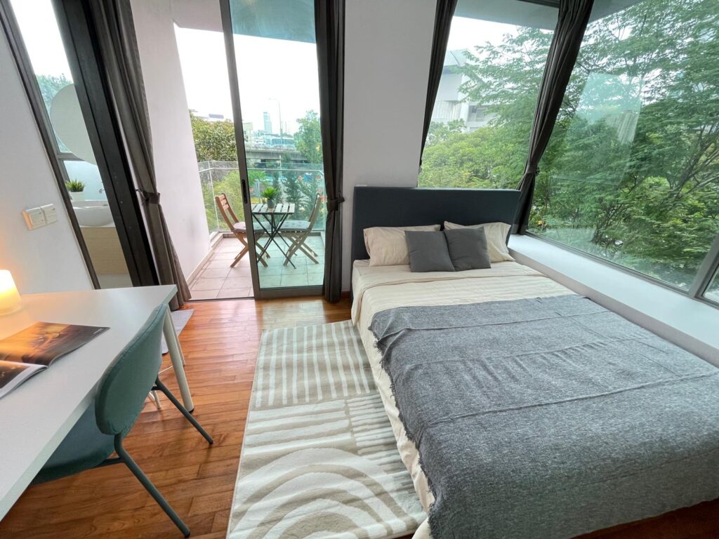 Fully Furnished and Spacious Master Room for Rent for Couples in Novena, Central Singapore, Suffolk Premier - Great Location and Amenities