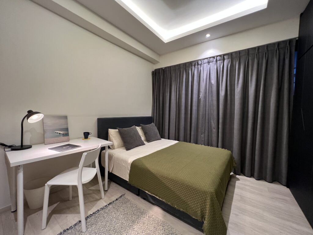 Fully Furnished and Affordable Junior Master Room For Rent in Tanjong Pagar, International Plaza - Great Location and Amenities