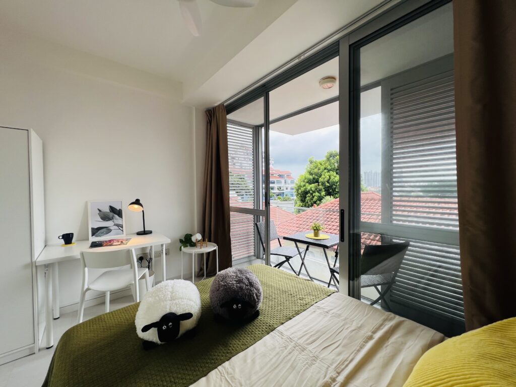 Fully Furnished and Comfortable Common Room with Rent in near Botanic Gardens MRT, Bukit Timah, D' Chateau @ Shelford Condominium - Great Location and Amenities