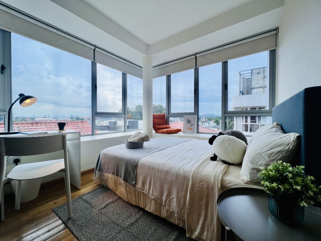 Fully Furnished and Comfortable Master Room for Rent for Couples near Botanic Gardens MRT, Bukit Timah, D' Chateau @ Shelford Condominium - Great Location and Amenities