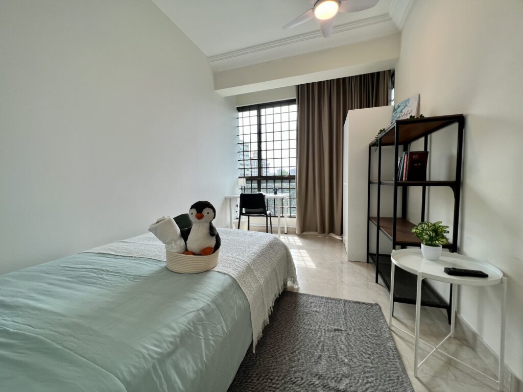 Fully Furnished, Clean and Comfy Common Room for Rent in Buona Vista, Astor Green condo - Great Location and Amenities