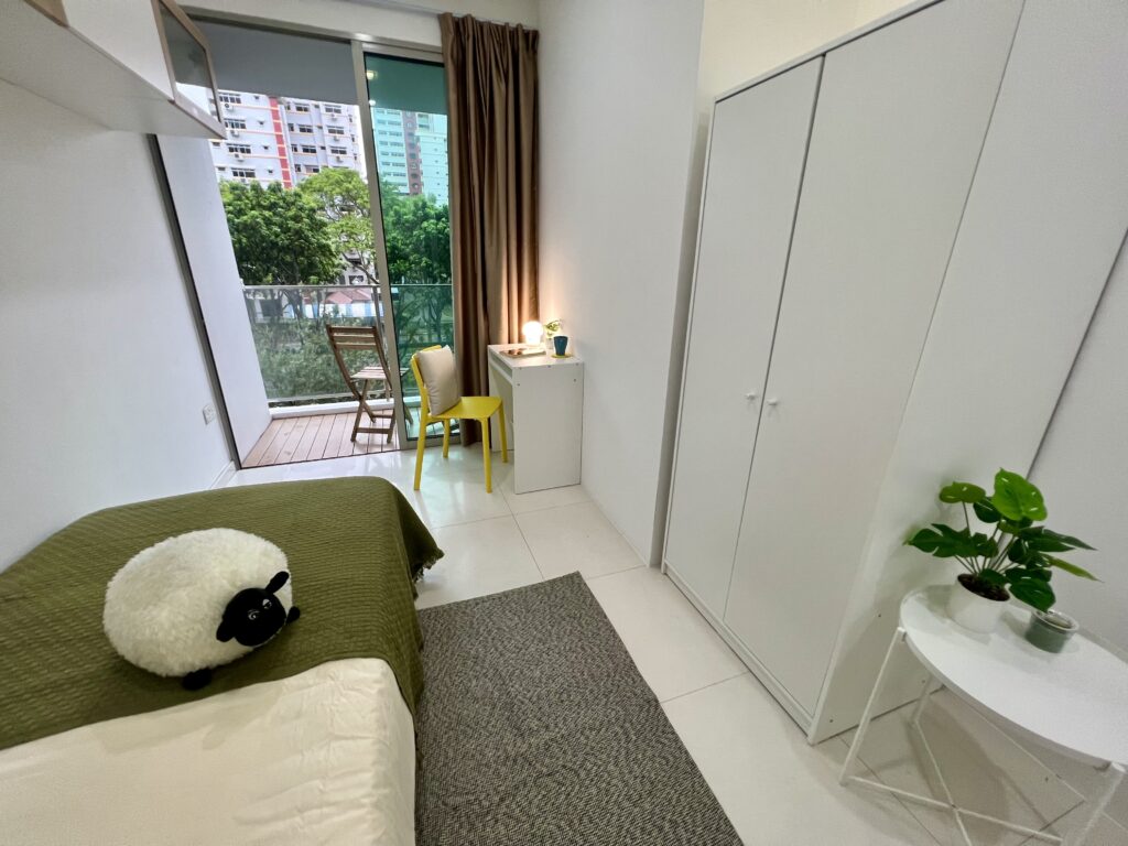 Fully Furnished and Affordable Common Room for Rent near Pasir Ris MRT, Livia Condo - Great Location and Amenities