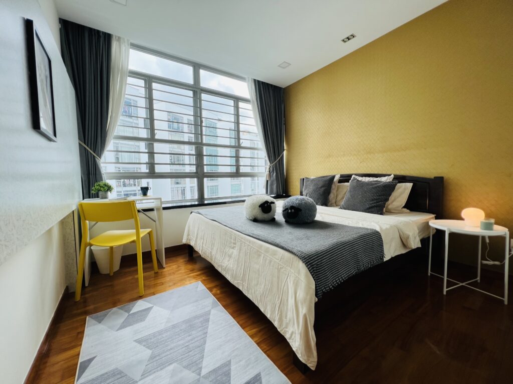 Fully Furnished Master Room for Rent for Couples near Lakeside MRT, Jurong West, The Lakeshore - Great Location and Amenities