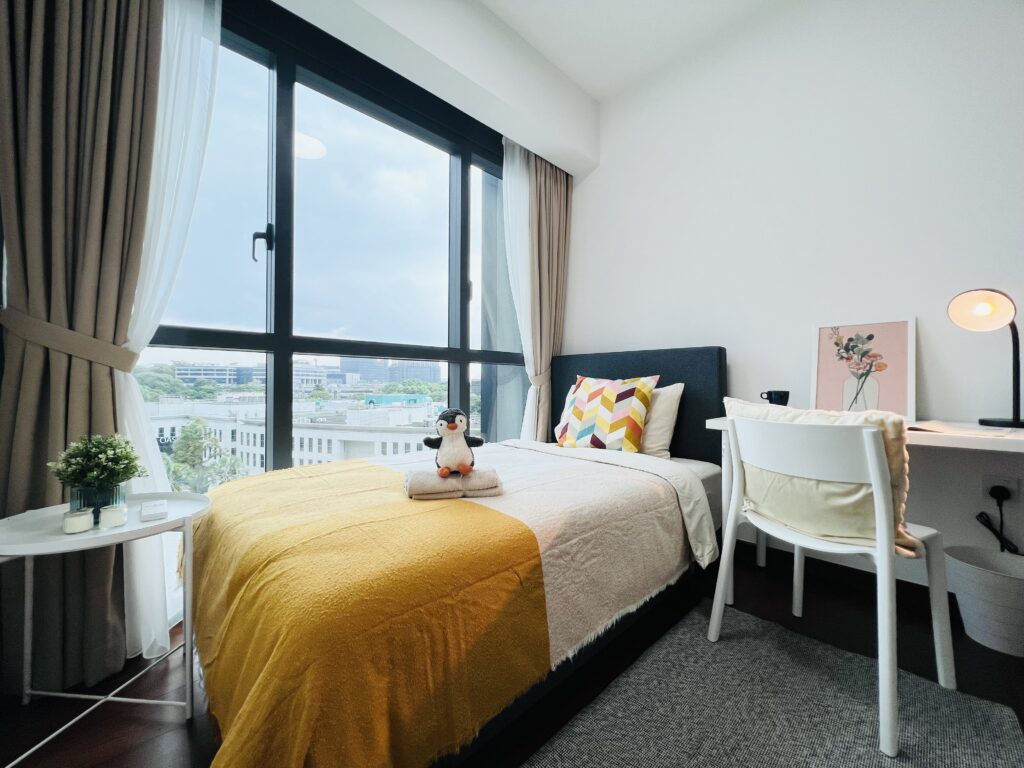 Fully Furnished and Spacious Common Room for Rent in Kent Ridge, Buona Vista, One-North, Normanton Park - Great Location and Amenities